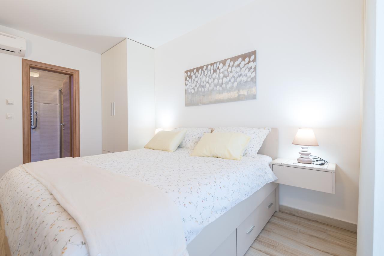 Apartment Ella Deluxe ดูบรอฟนิก ภายนอก รูปภาพ